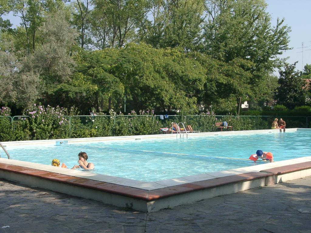 Residence 3 D Lido di Spina Exterior foto